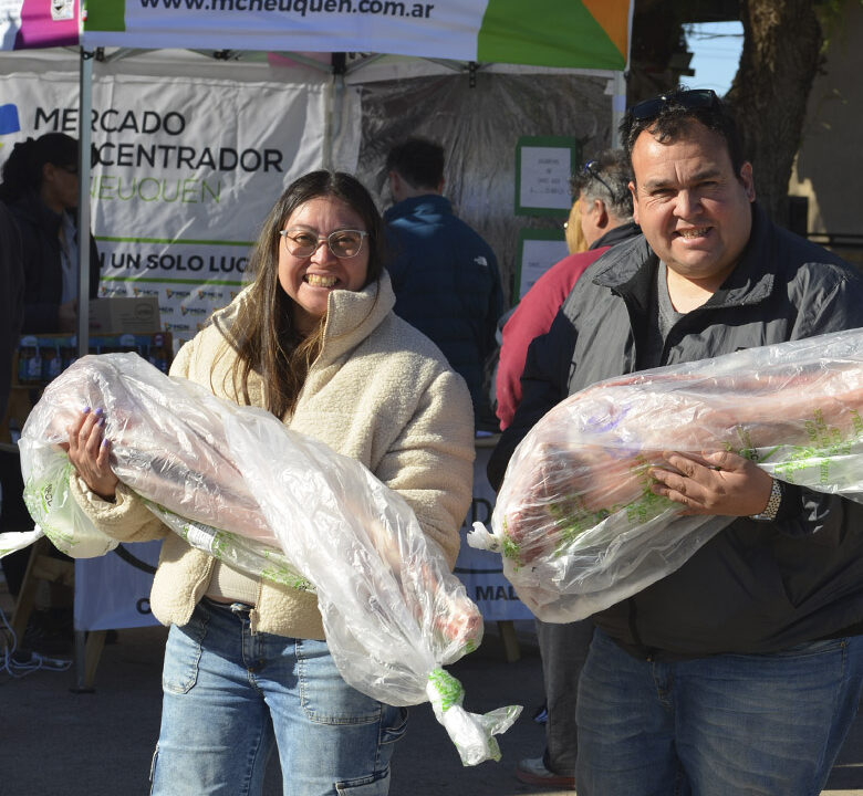 Gran convocatoria y ventas récord en la venta chivitos y corderos del Norte Neuquino en el Mercado Concentrador